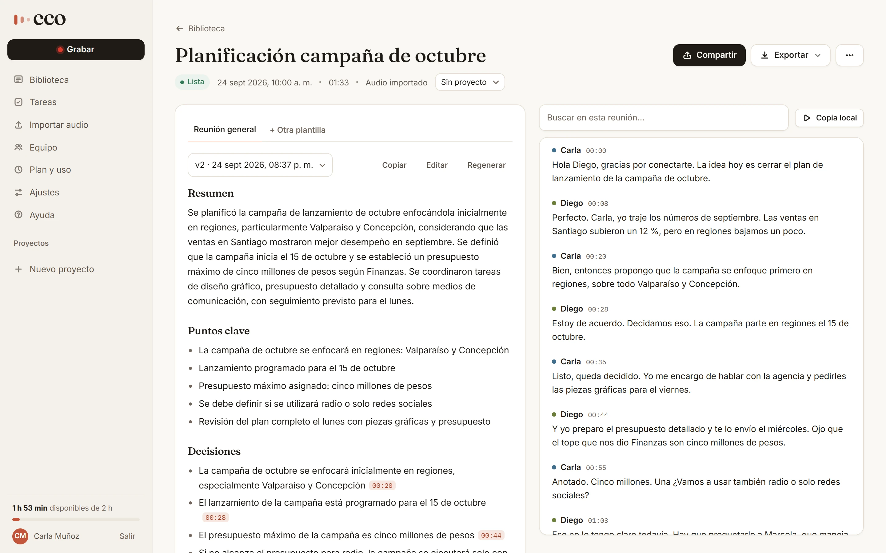 Una reunión en eco: el resumen, los puntos clave y las decisiones a la izquierda, y la transcripción con los nombres de Carla y Diego a la derecha